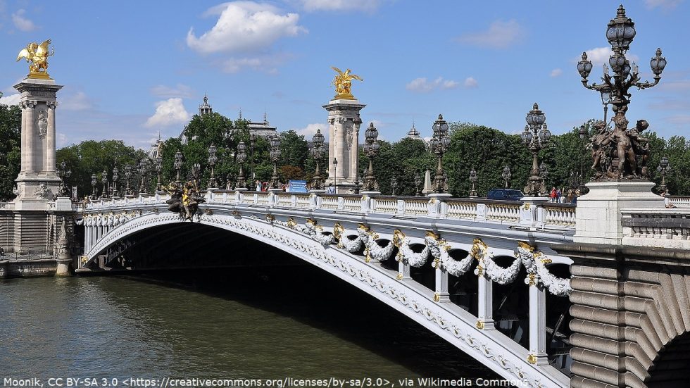 Pont Alexandre III Bridge | James Bond Locations
